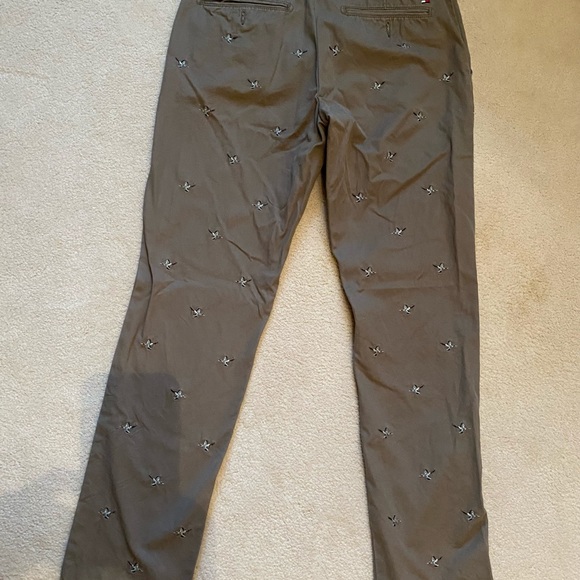 Mens Tommy Hilfiger Beige chinos with Loon design - 32/32 - Picture 2 of 4